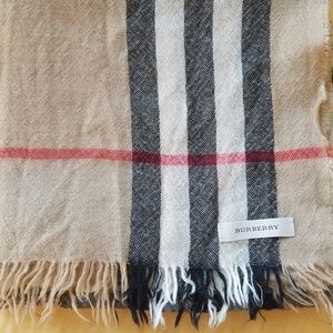 Burberry classic plaid scarf